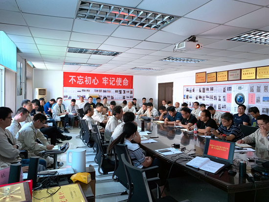 1595494998453687.jpg 支部大會(huì)暨主題黨日活動(dòng)_副本.jpg